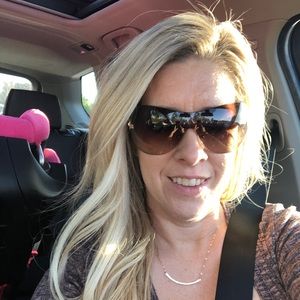 Meet your Posher, Christina